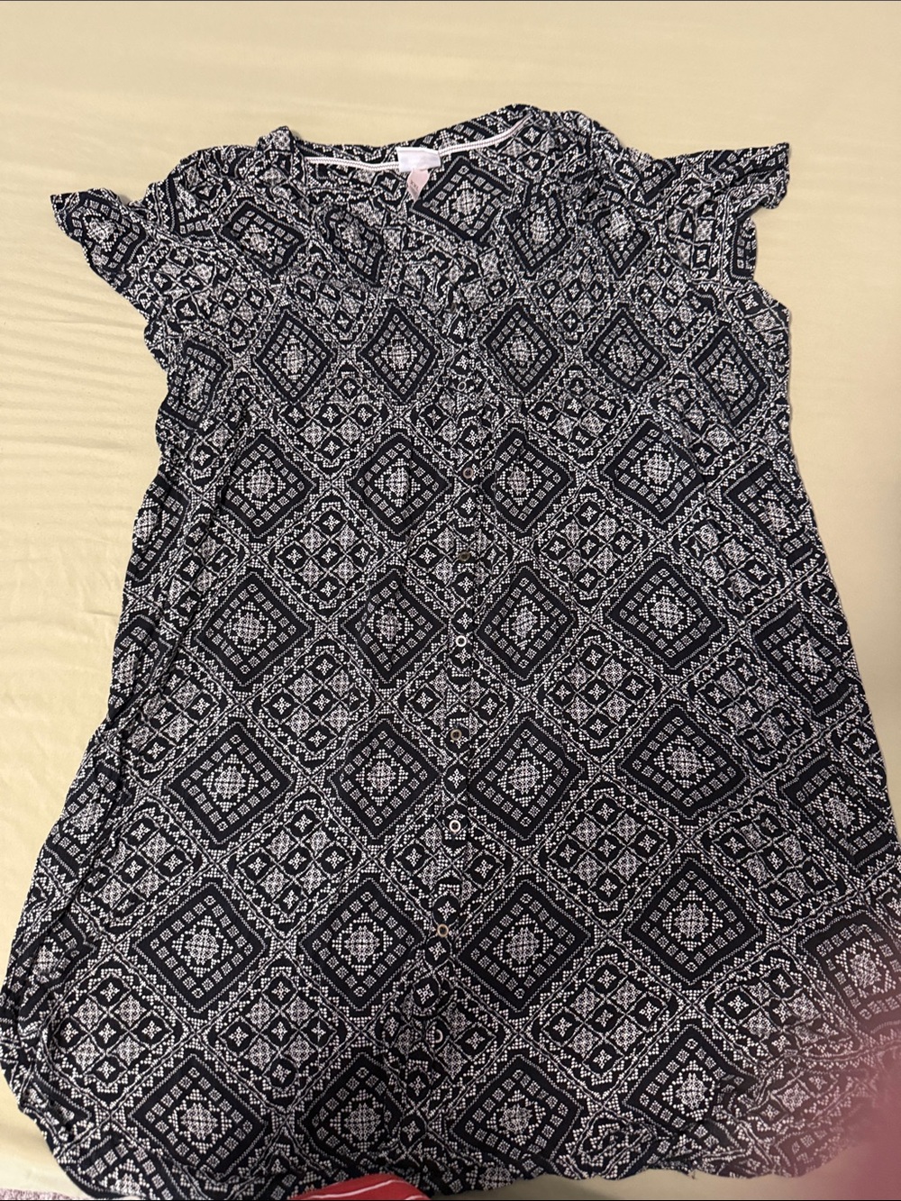 Knox Rose Black and White Geometric Button-Front Blouse
